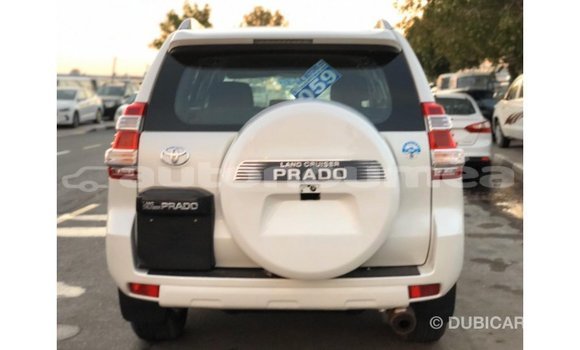 Acheter Import Voiture Toyota Prado Blanc à Import - Dubai, Iles Acheter Import Voiture Toyota Prado Blanc à Import - Dubai, Iles