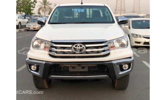 Buy Import Toyota Hilux White Car in Import - Dubai in Iles Buy Import Toyota Hilux White Car in Import - Dubai in Iles