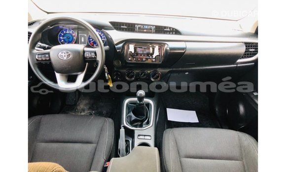 Buy Import Toyota Hilux White Car in Import - Dubai in Iles Buy Import Toyota Hilux White Car in Import - Dubai in Iles