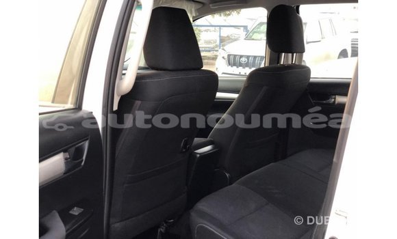 Buy Import Toyota Hilux White Car in Import - Dubai in Iles Buy Import Toyota Hilux White Car in Import - Dubai in Iles