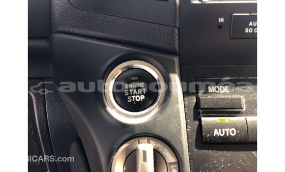 Buy Import Toyota Land Cruiser White Car in Import - Dubai in Iles Buy Import Toyota Land Cruiser White Car in Import - Dubai in Iles