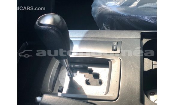 Buy Import Toyota Land Cruiser White Car in Import - Dubai in Iles Buy Import Toyota Land Cruiser White Car in Import - Dubai in Iles