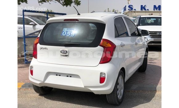 Acheter Import Voiture Kia Picanto Blanc à Import - Dubai, Iles Acheter Import Voiture Kia Picanto Blanc à Import - Dubai, Iles
