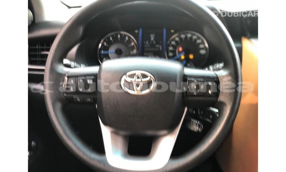 Acheter Import Voiture Toyota Fortuner Blanc à Import - Dubai, Iles Acheter Import Voiture Toyota Fortuner Blanc à Import - Dubai, Iles