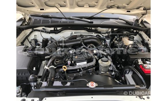 Acheter Import Voiture Toyota Fortuner Blanc à Import - Dubai, Iles Acheter Import Voiture Toyota Fortuner Blanc à Import - Dubai, Iles