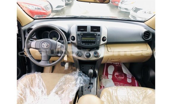 Acheter Import Utilitaire Toyota HiAce Noir à Import - Dubai, Iles Acheter Import Utilitaire Toyota HiAce Noir à Import - Dubai, Iles