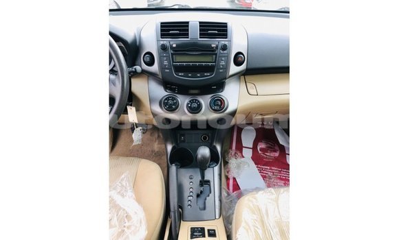 Acheter Import Utilitaire Toyota HiAce Noir à Import - Dubai, Iles Acheter Import Utilitaire Toyota HiAce Noir à Import - Dubai, Iles