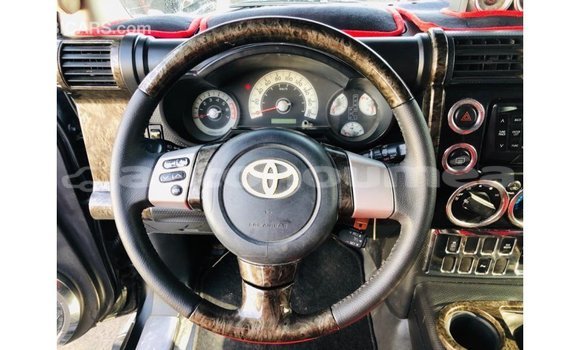 Acheter Import Voiture Toyota FJ Cruiser Noir à Import - Dubai, Iles Acheter Import Voiture Toyota FJ Cruiser Noir à Import - Dubai, Iles