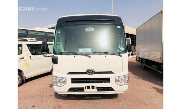 Acheter Import Voiture Toyota Coaster Blanc à Import - Dubai, Iles Acheter Import Voiture Toyota Coaster Blanc à Import - Dubai, Iles
