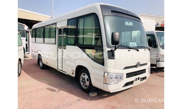 Acheter Import Voiture Toyota Coaster Blanc à Import - Dubai, Iles Acheter Import Voiture Toyota Coaster Blanc à Import - Dubai, Iles