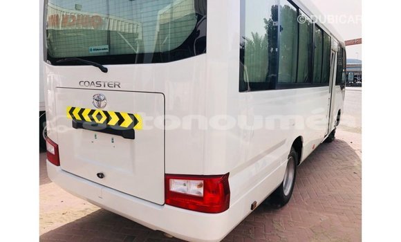 Acheter Import Voiture Toyota Coaster Blanc à Import - Dubai, Iles Acheter Import Voiture Toyota Coaster Blanc à Import - Dubai, Iles