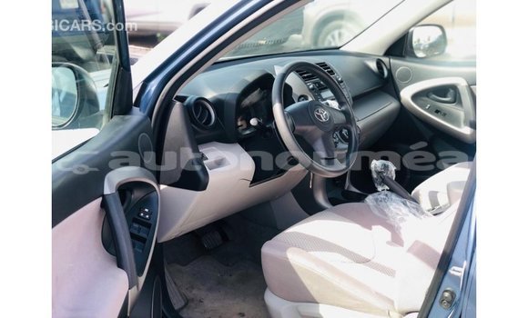 Acheter Import Utilitaire Toyota HiAce Bleu à Import - Dubai, Iles Acheter Import Utilitaire Toyota HiAce Bleu à Import - Dubai, Iles