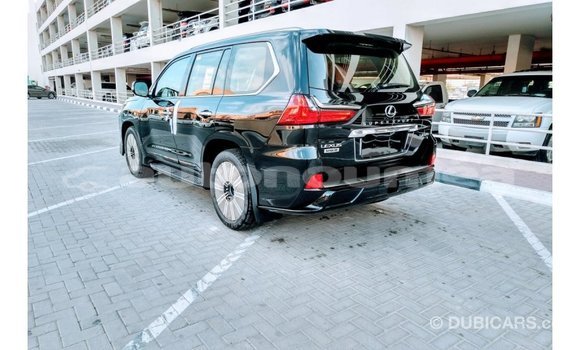 Acheter Import Voiture Lexus LX Noir à Import - Dubai, Iles Acheter Import Voiture Lexus LX Noir à Import - Dubai, Iles