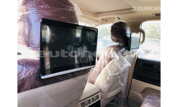 Acheter Import Voiture Toyota Land Cruiser Noir à Import - Dubai, Iles Acheter Import Voiture Toyota Land Cruiser Noir à Import - Dubai, Iles