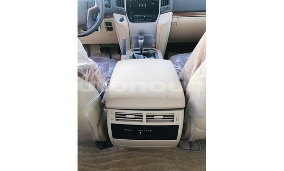 Acheter Import Voiture Toyota Land Cruiser Noir à Import - Dubai, Iles Acheter Import Voiture Toyota Land Cruiser Noir à Import - Dubai, Iles