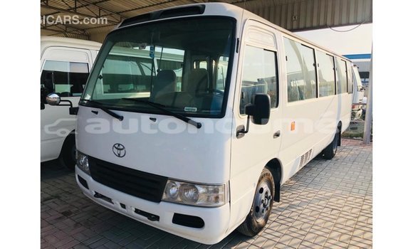 Acheter Import Voiture Toyota Coaster Blanc à Import - Dubai, Iles Acheter Import Voiture Toyota Coaster Blanc à Import - Dubai, Iles