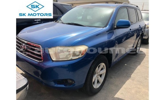 Acheter Import Voiture Toyota Highlander Bleu à Import - Dubai, Iles