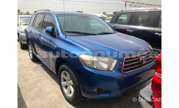 Acheter Import Voiture Toyota Highlander Bleu à Import - Dubai, Iles Acheter Import Voiture Toyota Highlander Bleu à Import - Dubai, Iles