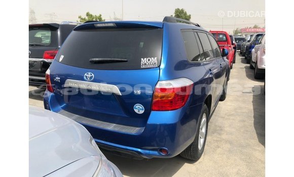 Acheter Import Voiture Toyota Highlander Bleu à Import - Dubai, Iles Acheter Import Voiture Toyota Highlander Bleu à Import - Dubai, Iles