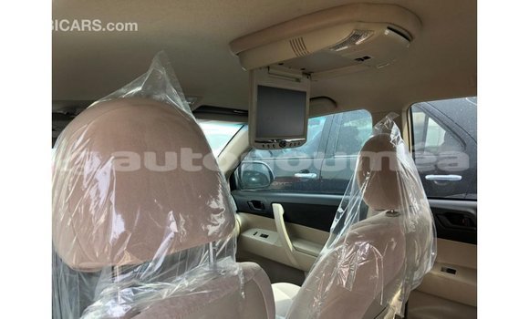 Acheter Import Voiture Toyota Highlander Bleu à Import - Dubai, Iles Acheter Import Voiture Toyota Highlander Bleu à Import - Dubai, Iles