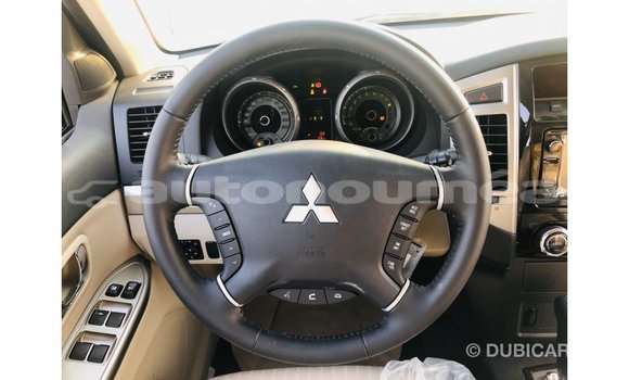 Buy Import Mitsubishi Pajero Black Car in Import - Dubai in Iles Buy Import Mitsubishi Pajero Black Car in Import - Dubai in Iles