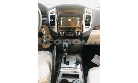 Buy Import Mitsubishi Pajero Black Car in Import - Dubai in Iles Buy Import Mitsubishi Pajero Black Car in Import - Dubai in Iles