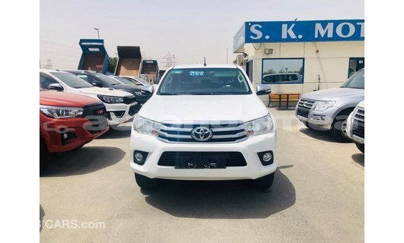 Buy Import Toyota Hilux White Car in Import - Dubai in Iles Buy Import Toyota Hilux White Car in Import - Dubai in Iles