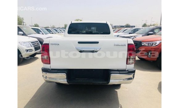 Buy Import Toyota Hilux White Car in Import - Dubai in Iles Buy Import Toyota Hilux White Car in Import - Dubai in Iles