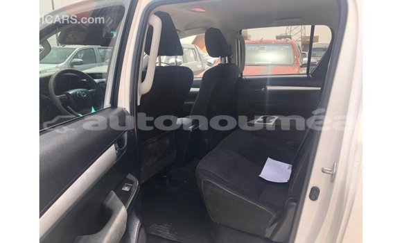 Buy Import Toyota Hilux White Car in Import - Dubai in Iles Buy Import Toyota Hilux White Car in Import - Dubai in Iles