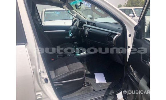 Buy Import Toyota Hilux White Car in Import - Dubai in Iles Buy Import Toyota Hilux White Car in Import - Dubai in Iles