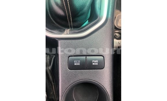 Buy Import Toyota Hilux White Car in Import - Dubai in Iles Buy Import Toyota Hilux White Car in Import - Dubai in Iles