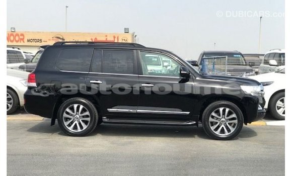 Acheter Import Voiture Toyota Land Cruiser Noir à Import - Dubai, Iles Acheter Import Voiture Toyota Land Cruiser Noir à Import - Dubai, Iles