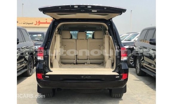 Acheter Import Voiture Toyota Land Cruiser Noir à Import - Dubai, Iles Acheter Import Voiture Toyota Land Cruiser Noir à Import - Dubai, Iles