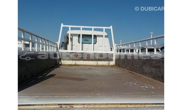 Acheter Import Utilitaire Toyota Dyna Blanc à Import - Dubai, Iles Acheter Import Utilitaire Toyota Dyna Blanc à Import - Dubai, Iles