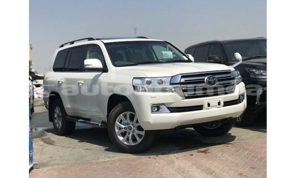 Acheter Import Voiture Toyota Land Cruiser Blanc à Import - Dubai, Iles Acheter Import Voiture Toyota Land Cruiser Blanc à Import - Dubai, Iles