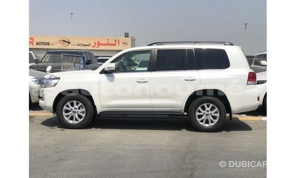 Acheter Import Voiture Toyota Land Cruiser Blanc à Import - Dubai, Iles Acheter Import Voiture Toyota Land Cruiser Blanc à Import - Dubai, Iles
