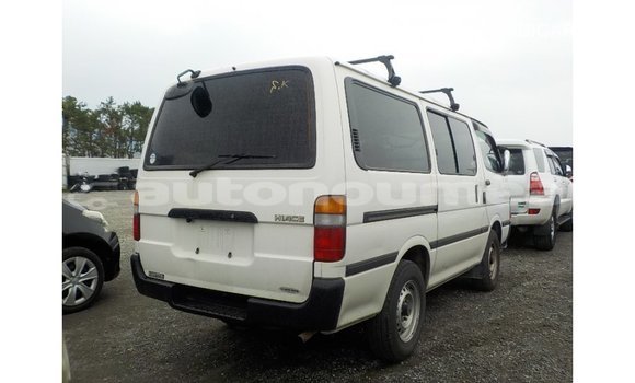 Acheter Import Voiture Toyota Hiace Blanc à Import - Dubai, Iles Acheter Import Voiture Toyota Hiace Blanc à Import - Dubai, Iles