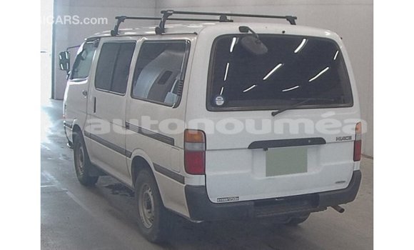 Acheter Import Voiture Toyota Hiace Blanc à Import - Dubai, Iles Acheter Import Voiture Toyota Hiace Blanc à Import - Dubai, Iles
