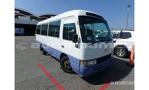 Acheter Import Voiture Toyota Coaster Blanc à Import - Dubai, Iles Acheter Import Voiture Toyota Coaster Blanc à Import - Dubai, Iles
