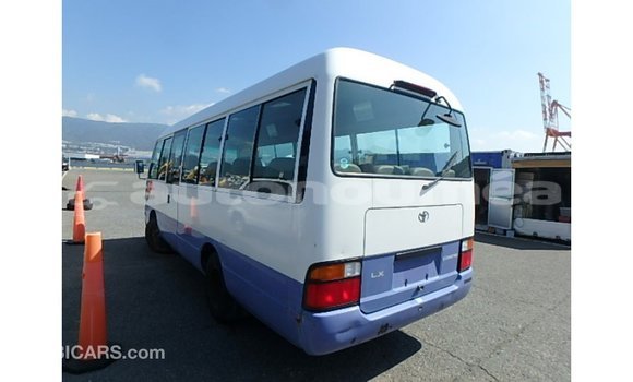 Acheter Import Voiture Toyota Coaster Blanc à Import - Dubai, Iles Acheter Import Voiture Toyota Coaster Blanc à Import - Dubai, Iles
