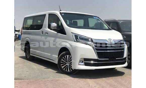 Acheter Import Voiture Toyota Granvia Blanc à Import - Dubai, Iles Acheter Import Voiture Toyota Granvia Blanc à Import - Dubai, Iles