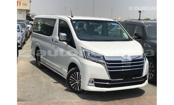 Acheter Import Voiture Toyota Granvia Blanc à Import - Dubai, Iles Acheter Import Voiture Toyota Granvia Blanc à Import - Dubai, Iles