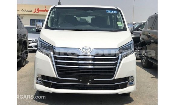 Acheter Import Voiture Toyota Granvia Blanc à Import - Dubai, Iles Acheter Import Voiture Toyota Granvia Blanc à Import - Dubai, Iles