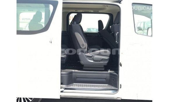 Acheter Import Voiture Toyota Granvia Blanc à Import - Dubai, Iles Acheter Import Voiture Toyota Granvia Blanc à Import - Dubai, Iles