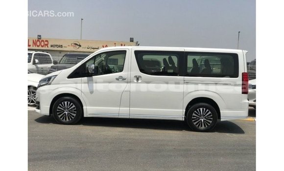 Acheter Import Voiture Toyota Granvia Blanc à Import - Dubai, Iles Acheter Import Voiture Toyota Granvia Blanc à Import - Dubai, Iles