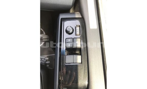 Acheter Import Voiture Toyota Granvia Blanc à Import - Dubai, Iles Acheter Import Voiture Toyota Granvia Blanc à Import - Dubai, Iles