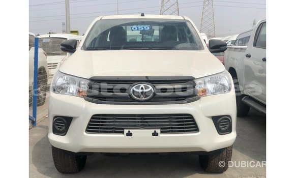 Acheter Import Voiture Toyota Hilux Blanc à Import - Dubai, Iles Acheter Import Voiture Toyota Hilux Blanc à Import - Dubai, Iles
