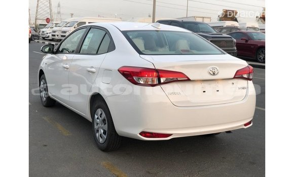 Acheter Import Utilitaire Toyota DA Blanc à Import - Dubai, Iles Acheter Import Utilitaire Toyota DA Blanc à Import - Dubai, Iles