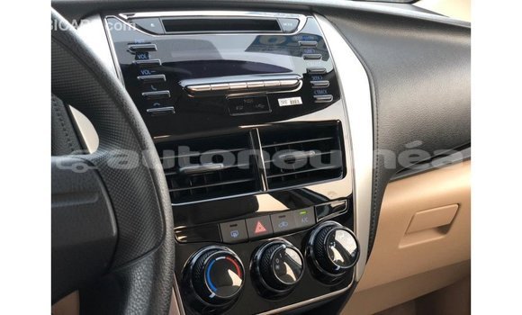 Acheter Import Utilitaire Toyota DA Blanc à Import - Dubai, Iles Acheter Import Utilitaire Toyota DA Blanc à Import - Dubai, Iles