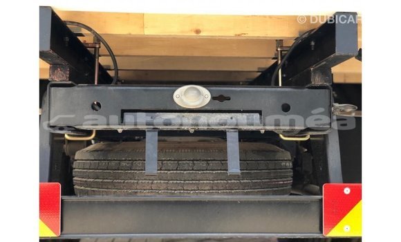 Buy Import Mitsubishi Carisma White Car in Import - Dubai in Iles Buy Import Mitsubishi Carisma White Car in Import - Dubai in Iles